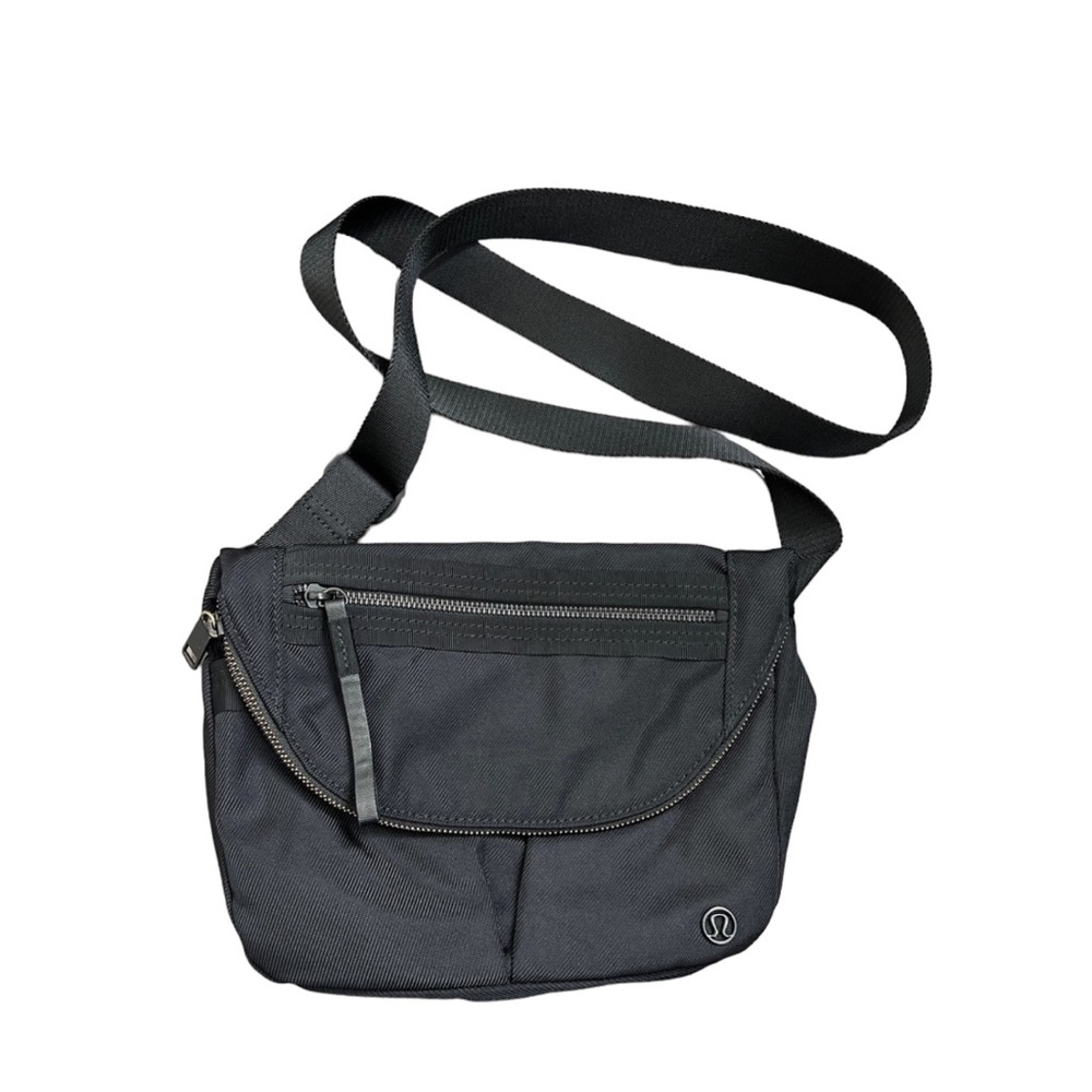 Special Edition! Very Rare! Lululemon Festival Bag II Denim Black - Picture 7 of 14
